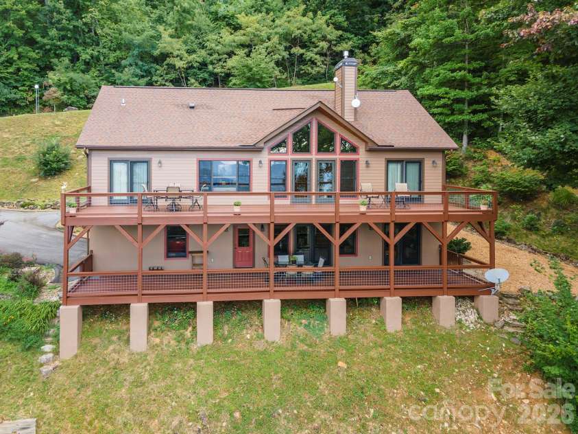 30 Wedgewood Terrace, Black Mountain, NC 28711.  MLS# CAR4421257, YatesRealty ID 49551. 