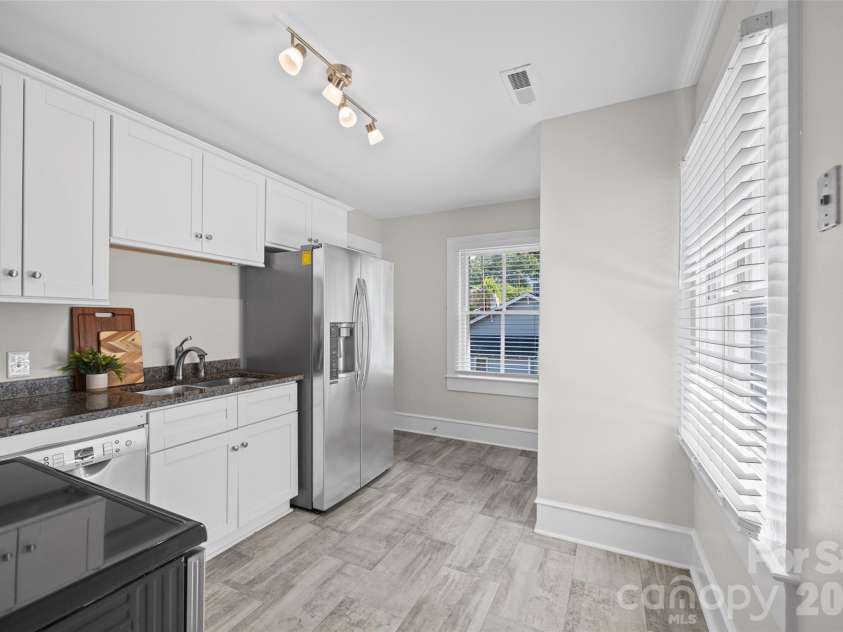 1501 Cleveland Avenue, Charlotte, NC 28203.  MLS# CAR4421877, YatesRealty ID 49554. 