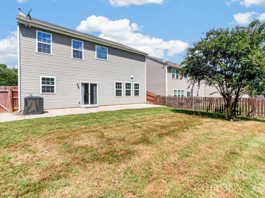 10344 Hillsborough Street, Huntersville, NC 28078.  MLS# CAR4414004, YatesRealty ID 49558. 