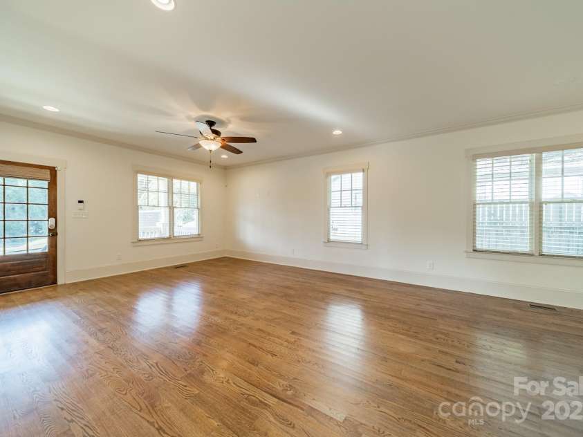 1923 Merriman Avenue, Charlotte, NC 28203.  MLS# CAR4307332, YatesRealty ID 49558. 