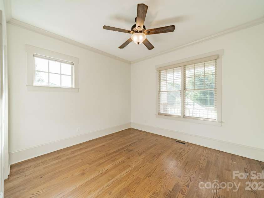 1923 Merriman Avenue, Charlotte, NC 28203.  MLS# CAR4307332, YatesRealty ID 49558. 