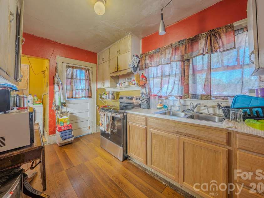 24 Timothy Street, Asheville, NC 28801.  MLS# CAR4412352, YatesRealty ID 49559. 