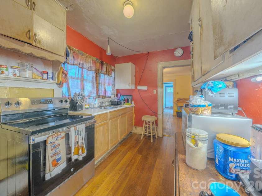 24 Timothy Street, Asheville, NC 28801.  MLS# CAR4412352, YatesRealty ID 49559. 