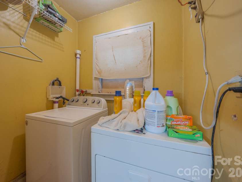 24 Timothy Street, Asheville, NC 28801.  MLS# CAR4412352, YatesRealty ID 49559. 