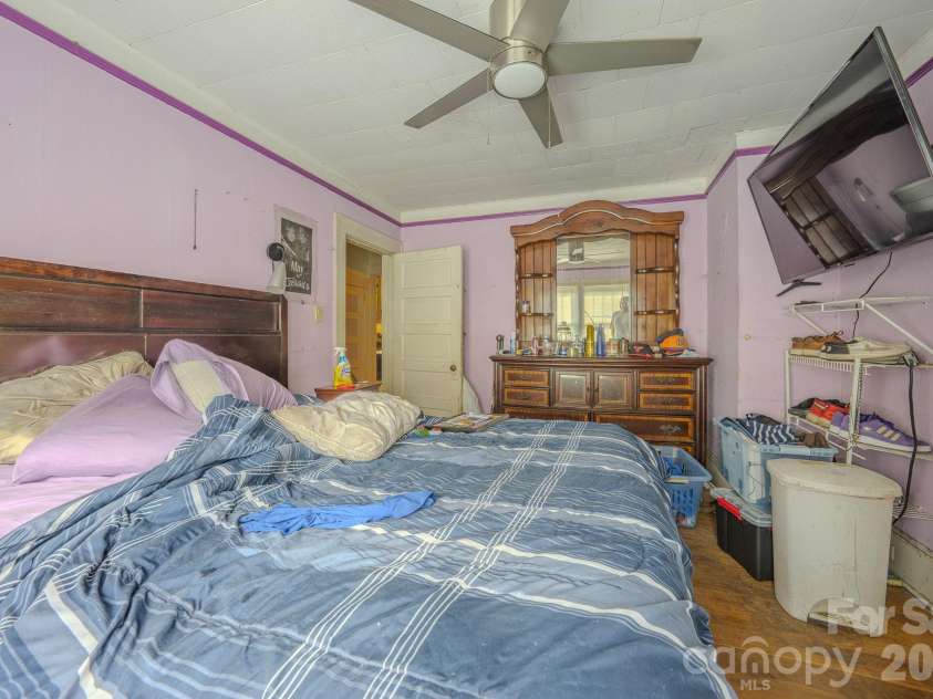 24 Timothy Street, Asheville, NC 28801.  MLS# CAR4412352, YatesRealty ID 49559. 