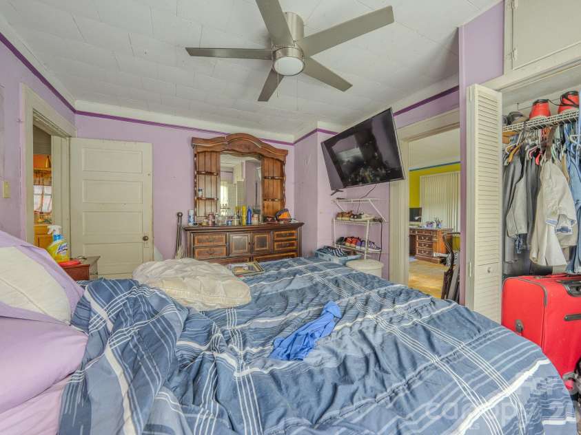 24 Timothy Street, Asheville, NC 28801.  MLS# CAR4412352, YatesRealty ID 49559. 