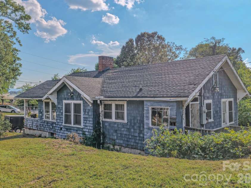 24 Timothy Street, Asheville, NC 28801.  MLS# CAR4412352, YatesRealty ID 49559. 