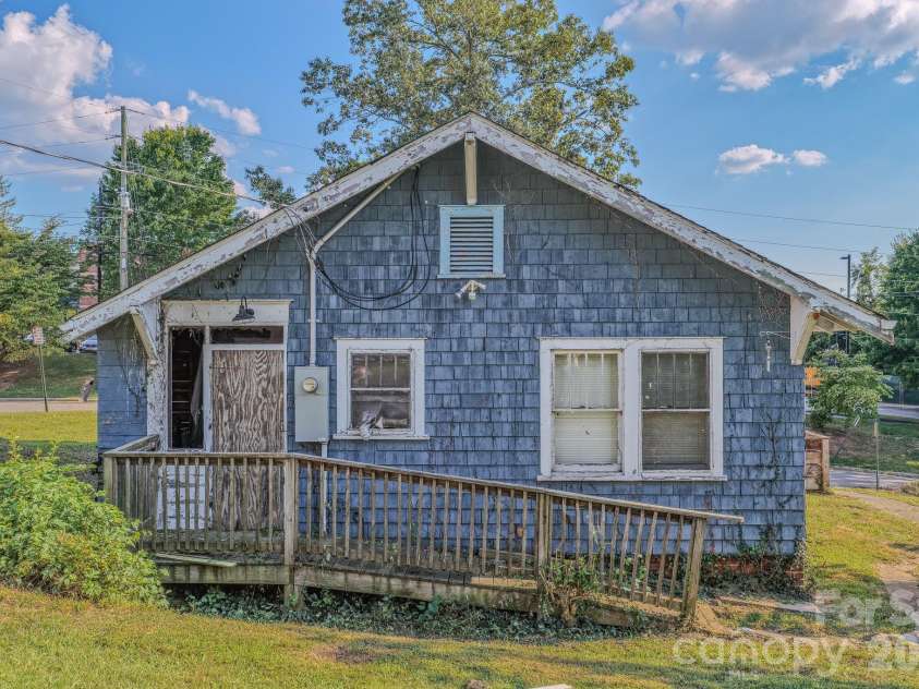 24 Timothy Street, Asheville, NC 28801.  MLS# CAR4412352, YatesRealty ID 49559. 
