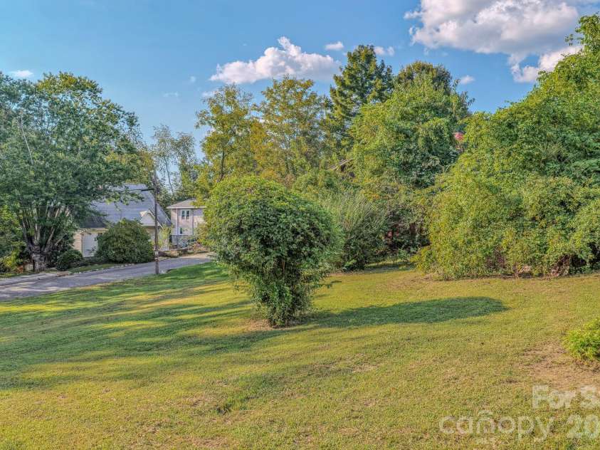 24 Timothy Street, Asheville, NC 28801.  MLS# CAR4412352, YatesRealty ID 49559. 