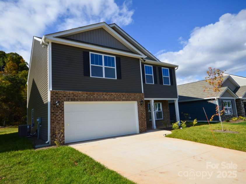 133 Creekwalk Lane, Waynesville, NC 28785.  MLS# CAR4225208, YatesRealty ID 4956. 