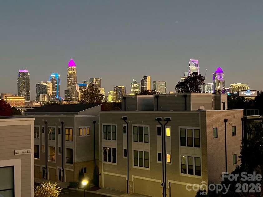 223 Uptown West Drive, Charlotte, NC 28208.  MLS# CAR4422556, YatesRealty ID 49562. 