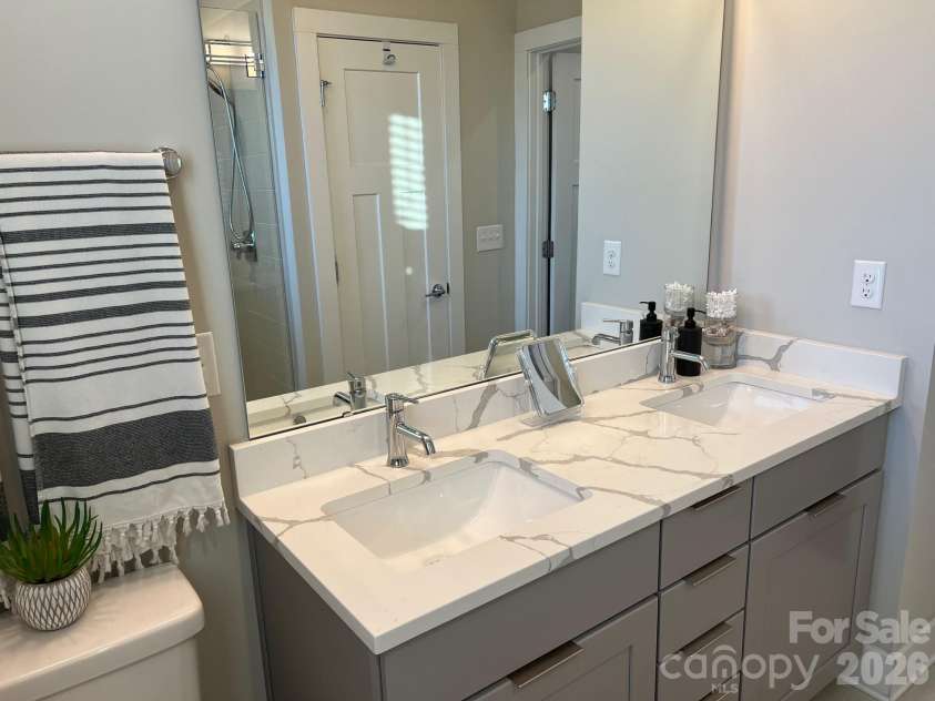 223 Uptown West Drive, Charlotte, NC 28208.  MLS# CAR4422556, YatesRealty ID 49562. 