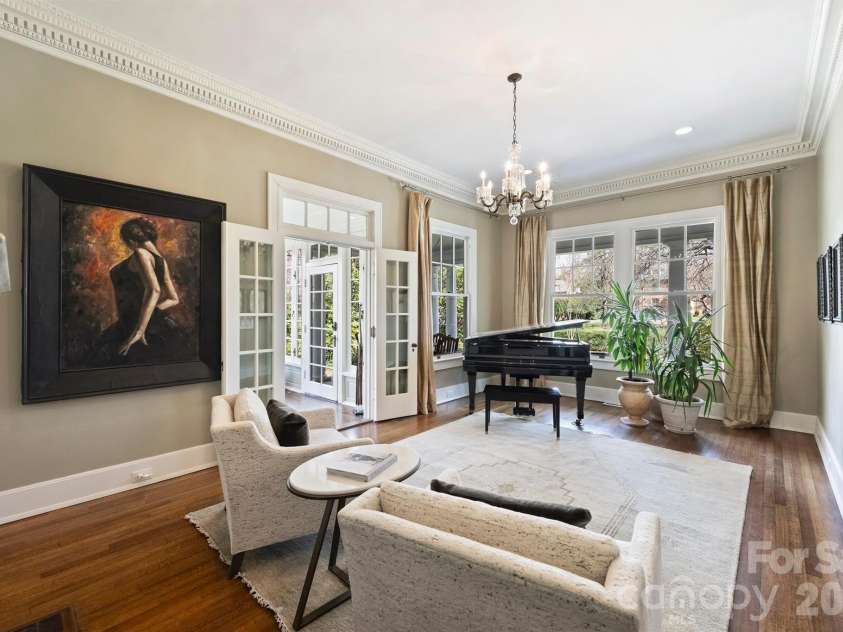 1136 Queens Road, Charlotte, NC 28207.  MLS# CAR4417695, YatesRealty ID 49563. 