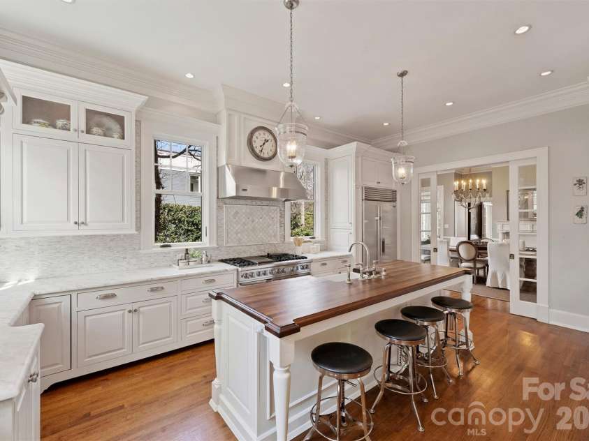1136 Queens Road, Charlotte, NC 28207.  MLS# CAR4417695, YatesRealty ID 49563. 