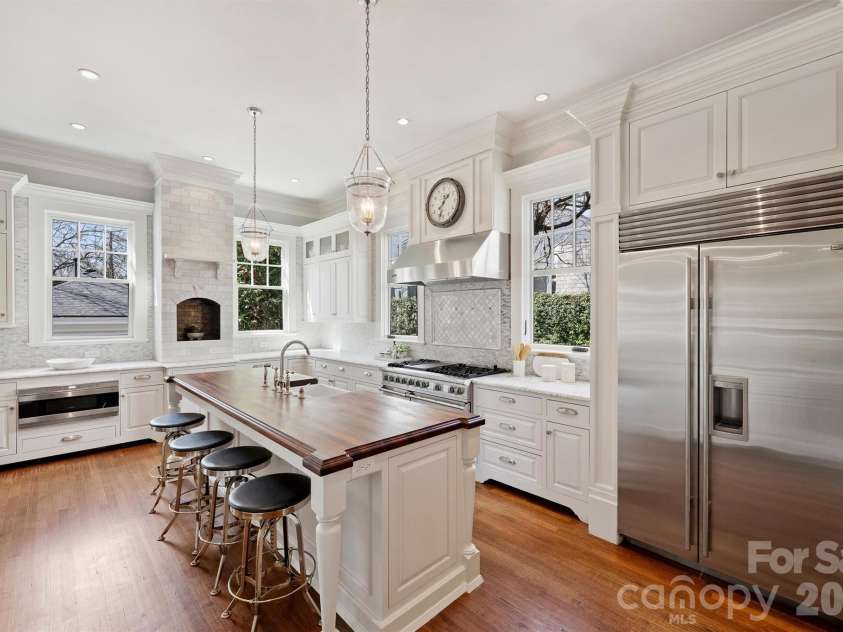 1136 Queens Road, Charlotte, NC 28207.  MLS# CAR4417695, YatesRealty ID 49563. 