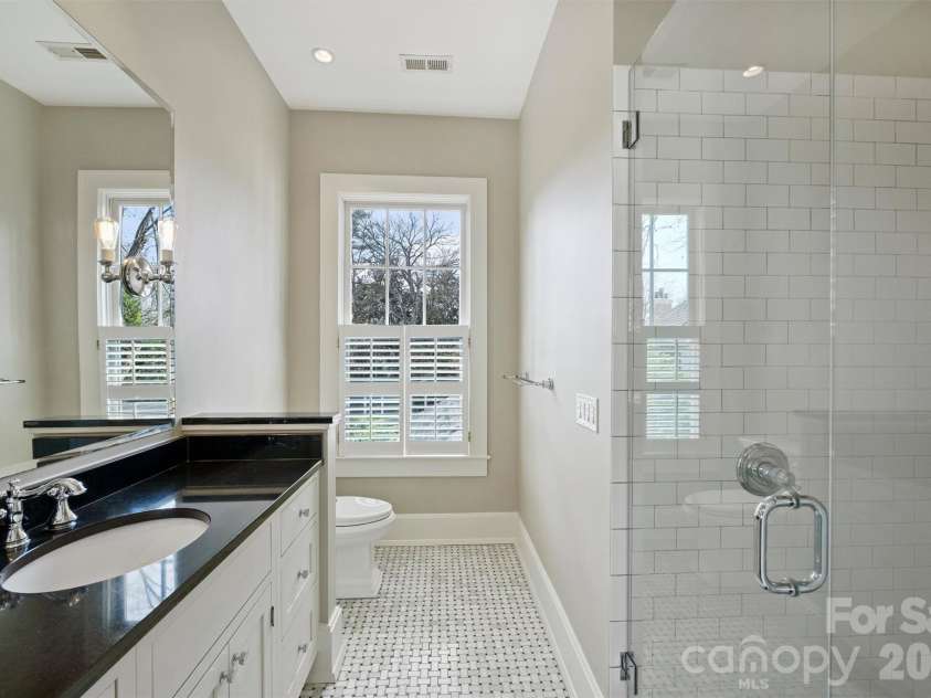 1136 Queens Road, Charlotte, NC 28207.  MLS# CAR4417695, YatesRealty ID 49563. 