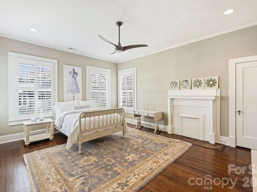 1136 Queens Road, Charlotte, NC 28207.  MLS# CAR4417695, YatesRealty ID 49563. 