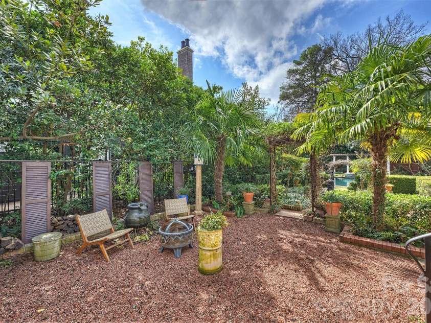 1136 Queens Road, Charlotte, NC 28207.  MLS# CAR4417695, YatesRealty ID 49563. 