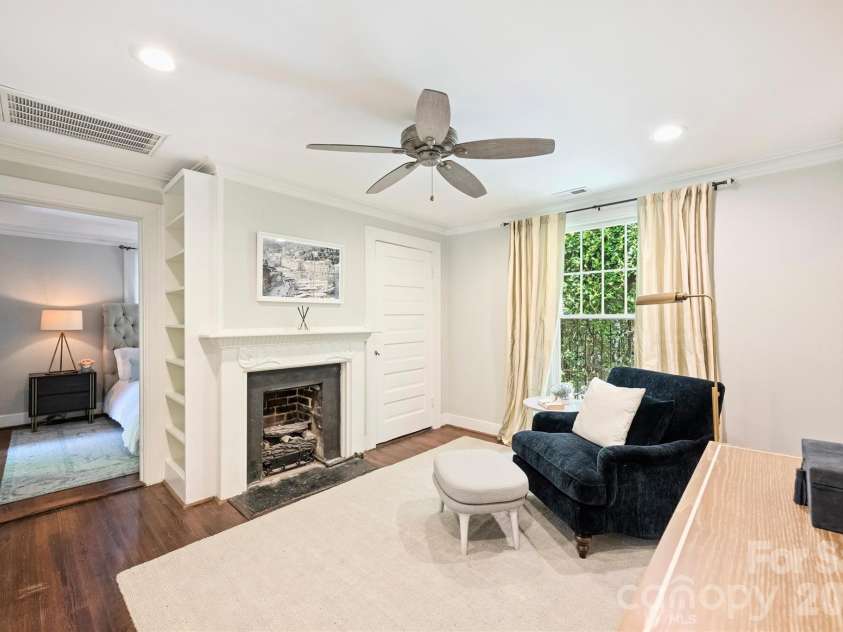 1136 Queens Road, Charlotte, NC 28207.  MLS# CAR4417695, YatesRealty ID 49563. 