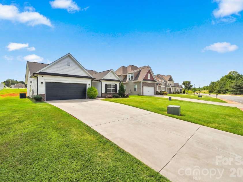 232 Pinnacle Crossing, Shelby, NC 28152.  MLS# CAR4419803, YatesRealty ID 49565. 