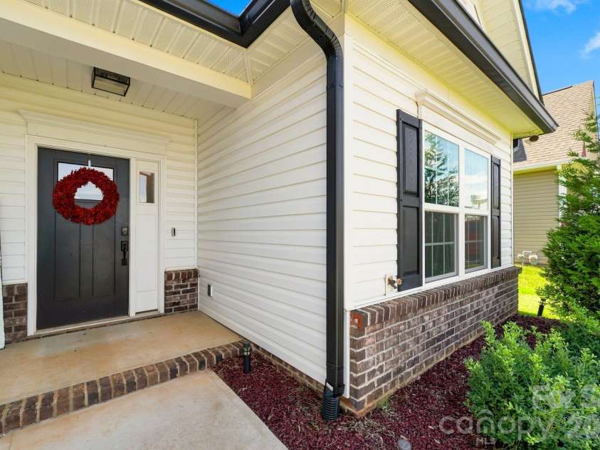 232 Pinnacle Crossing, Shelby, NC 28152.  MLS# CAR4419803, YatesRealty ID 49565. 