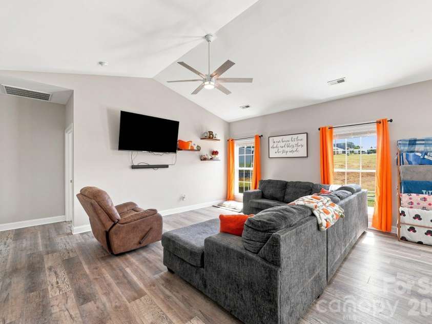 232 Pinnacle Crossing, Shelby, NC 28152.  MLS# CAR4419803, YatesRealty ID 49565. 