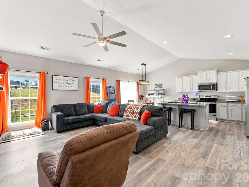 232 Pinnacle Crossing, Shelby, NC 28152.  MLS# CAR4419803, YatesRealty ID 49565. 