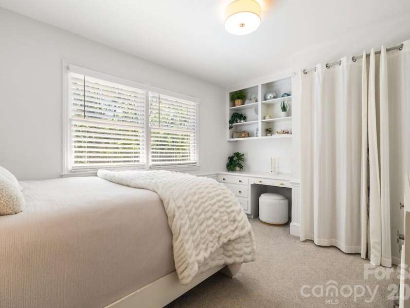 4234 Rotunda Road, Charlotte, NC 28226.  MLS# CAR4419685, YatesRealty ID 49567. Third upstairs bedroom
