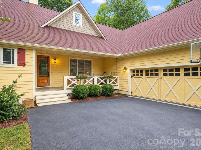 312 Forest Place, Candler, NC 28715.  MLS# CAR4419930, YatesRealty ID 49569. 