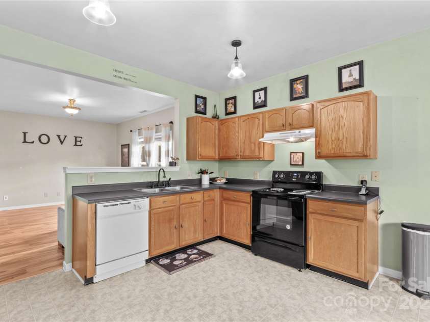 120 Vermillion Loop, Statesville, NC 28625.  MLS# CAR4243464, YatesRealty ID 4957. 