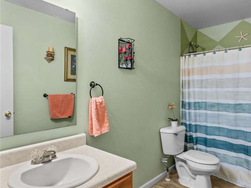 120 Vermillion Loop, Statesville, NC 28625.  MLS# CAR4243464, YatesRealty ID 4957. Secondary Bathroom