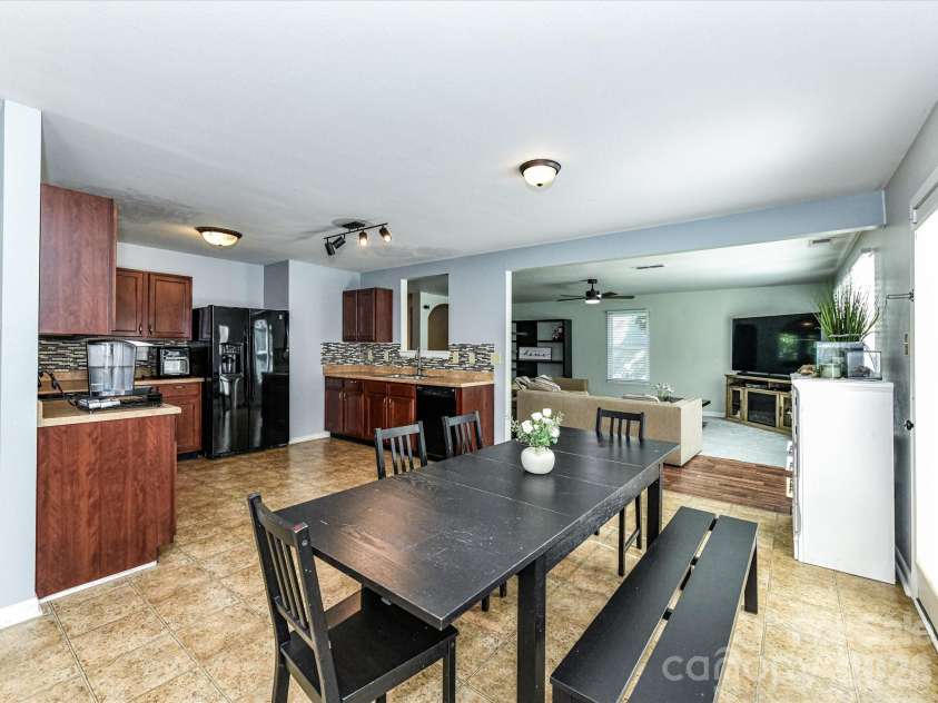404 Inverness Lane, Salisbury, NC 28146.  MLS# CAR4420080, YatesRealty ID 49570. 