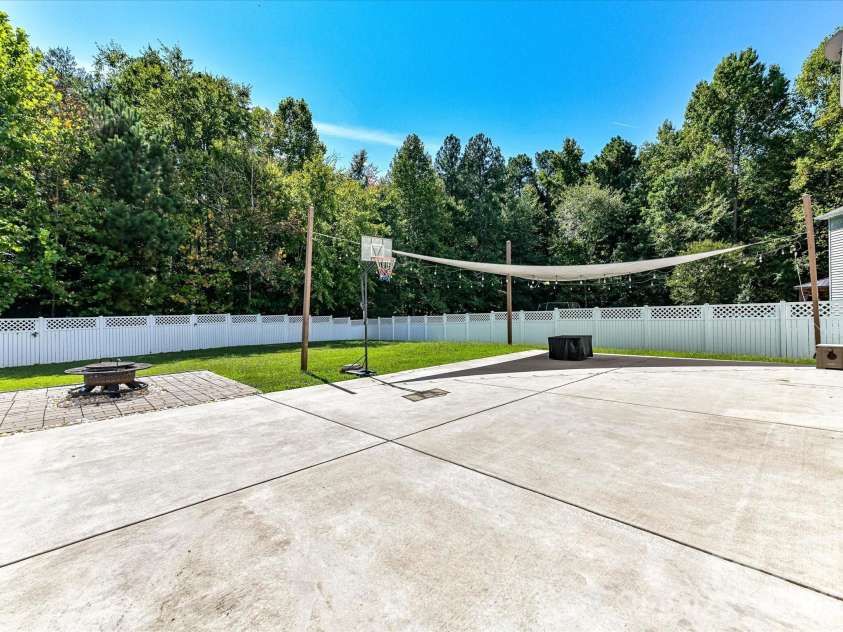 404 Inverness Lane, Salisbury, NC 28146.  MLS# CAR4420080, YatesRealty ID 49570. 