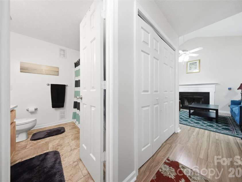100 Donar Drive, Columbia, SC 29229.  MLS# CAR4420466, YatesRealty ID 49571. 
