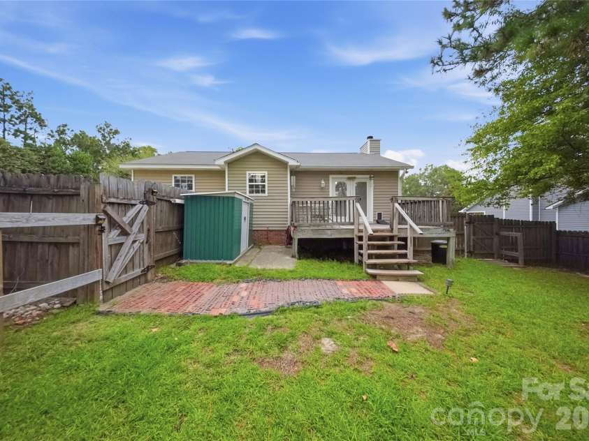 100 Donar Drive, Columbia, SC 29229.  MLS# CAR4420466, YatesRealty ID 49571. 
