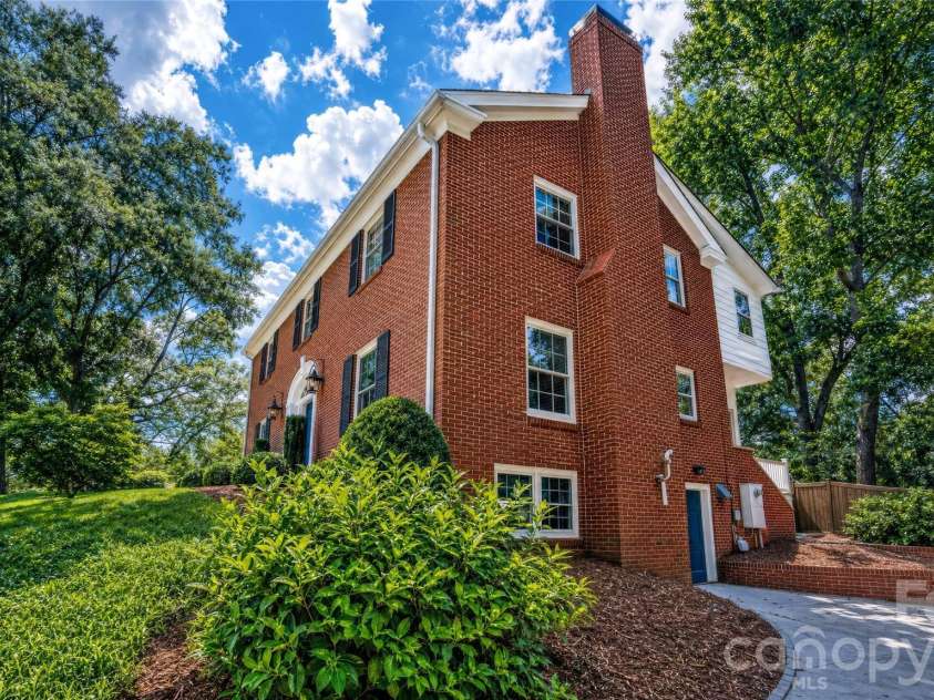 105 Montrose Street, Morganton, NC 28655.  MLS# CAR4420850, YatesRealty ID 49572. 