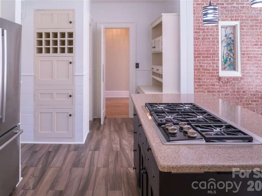 105 Montrose Street, Morganton, NC 28655.  MLS# CAR4420850, YatesRealty ID 49572. 