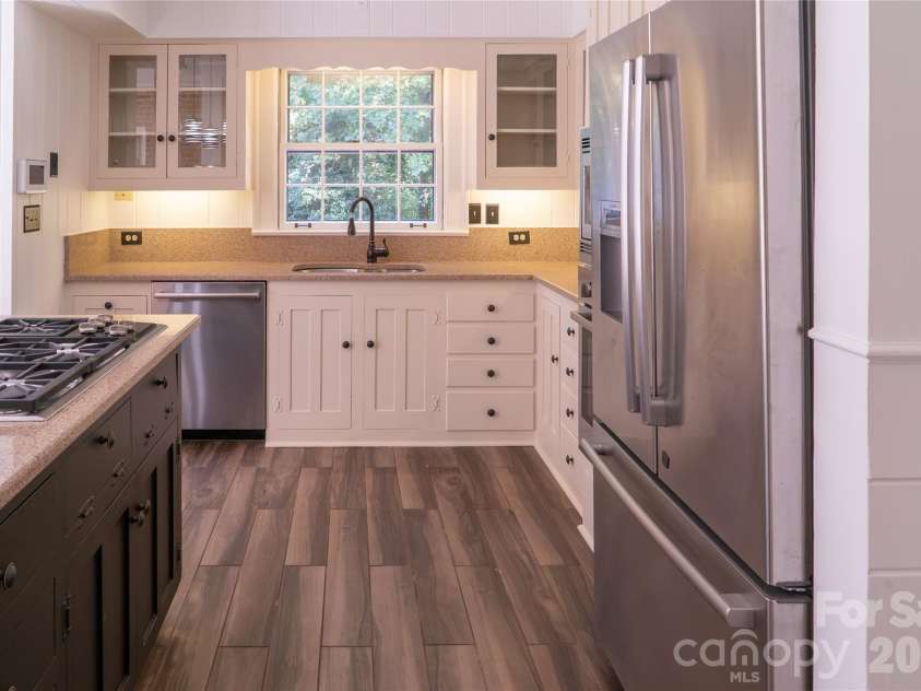 105 Montrose Street, Morganton, NC 28655.  MLS# CAR4420850, YatesRealty ID 49572. 