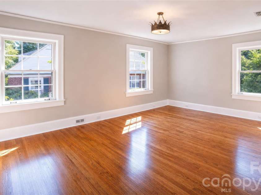 105 Montrose Street, Morganton, NC 28655.  MLS# CAR4420850, YatesRealty ID 49572. 