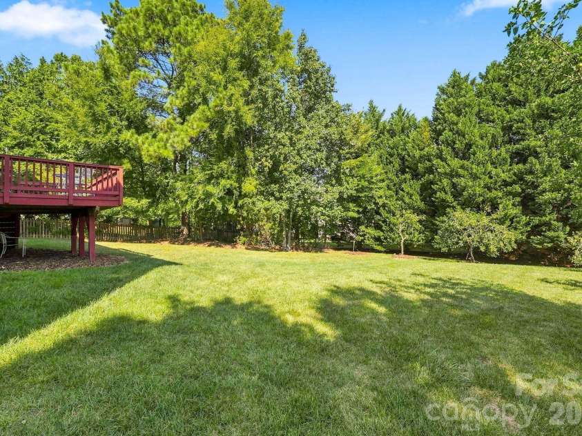 19104 Berkley Commons Drive, Cornelius, NC 28031.  MLS# CAR4419983, YatesRealty ID 49579. 