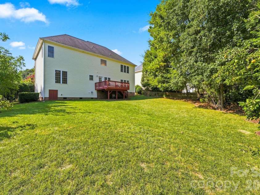 19104 Berkley Commons Drive, Cornelius, NC 28031.  MLS# CAR4419983, YatesRealty ID 49579. 