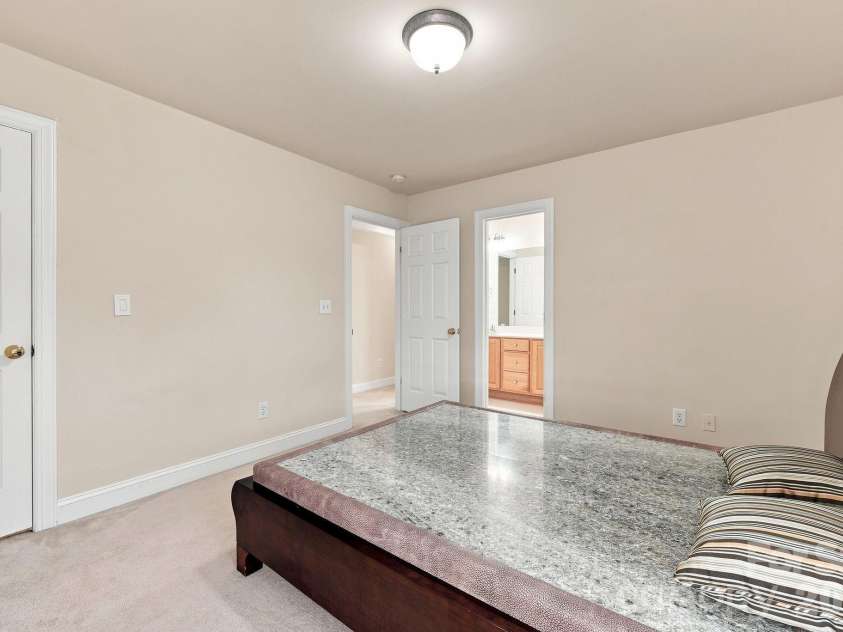 19104 Berkley Commons Drive, Cornelius, NC 28031.  MLS# CAR4419983, YatesRealty ID 49579. 