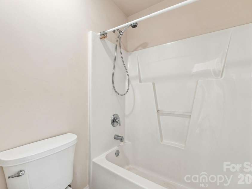 19104 Berkley Commons Drive, Cornelius, NC 28031.  MLS# CAR4419983, YatesRealty ID 49579. 