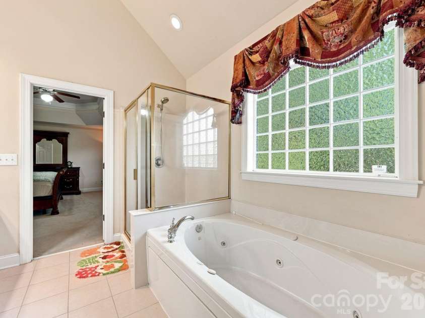 19104 Berkley Commons Drive, Cornelius, NC 28031.  MLS# CAR4419983, YatesRealty ID 49579. 