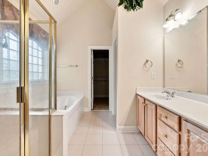 19104 Berkley Commons Drive, Cornelius, NC 28031.  MLS# CAR4419983, YatesRealty ID 49579. 