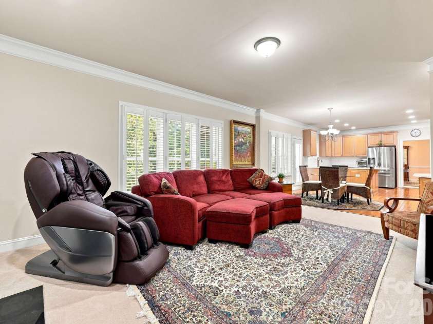 19104 Berkley Commons Drive, Cornelius, NC 28031.  MLS# CAR4419983, YatesRealty ID 49579. 