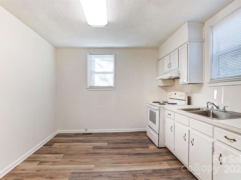 110 5th Avenue, Gastonia, NC 28052.  MLS# CAR4203273, YatesRealty ID 4958. 