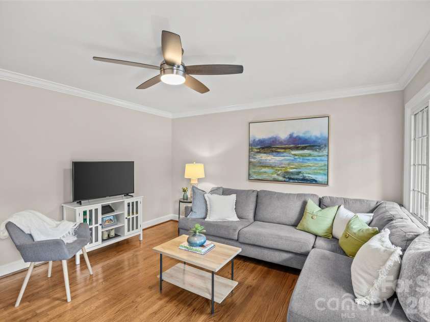 7400 Thorncliff Drive, Charlotte, NC 28210.  MLS# CAR4418127, YatesRealty ID 49580. 