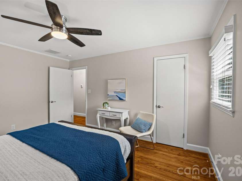 7400 Thorncliff Drive, Charlotte, NC 28210.  MLS# CAR4418127, YatesRealty ID 49580. 