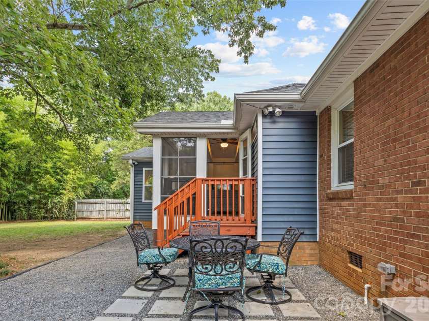 7400 Thorncliff Drive, Charlotte, NC 28210.  MLS# CAR4418127, YatesRealty ID 49580. 